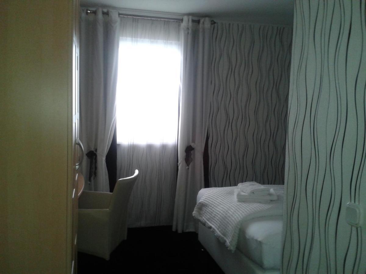 Hotel Ackermann Riedstadt Pokoj fotografie
